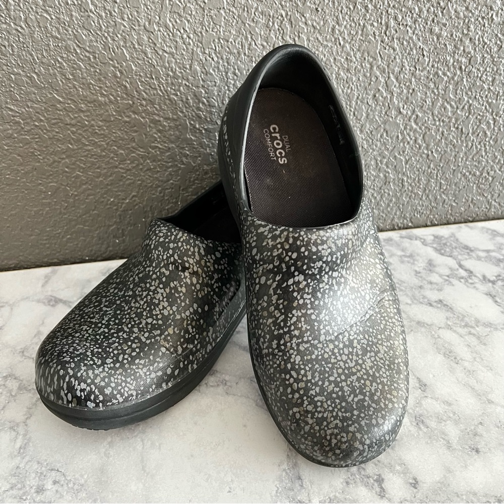 Crocs neria pro speckled print clog